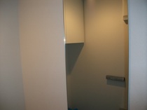 ライン（ダークグレー）でトイレを落ち着いた雰囲気に