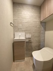 トイレにラフクォーツのライトグレー