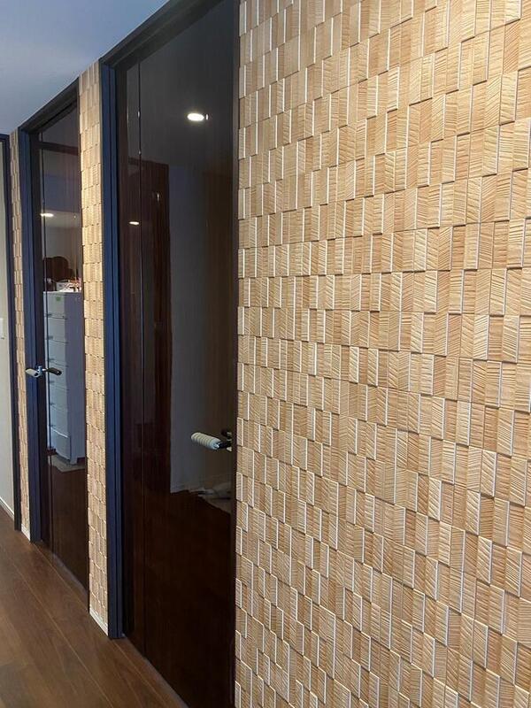 廊下にラフソーンのライトブラウン