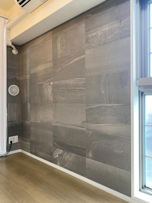 リビングにストーングレースのダークグレー