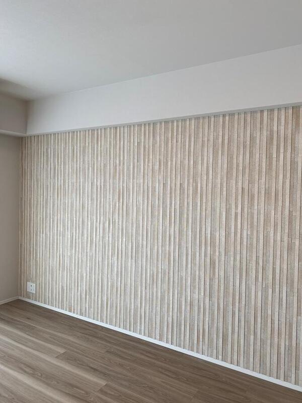 リビングに陶連子の生成り色