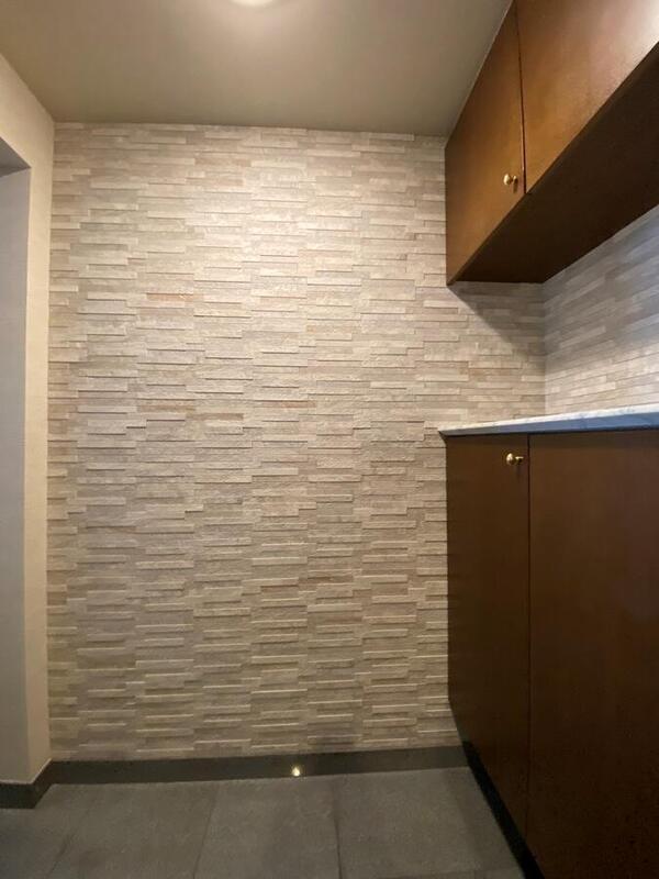 玄関にディニタのホワイト