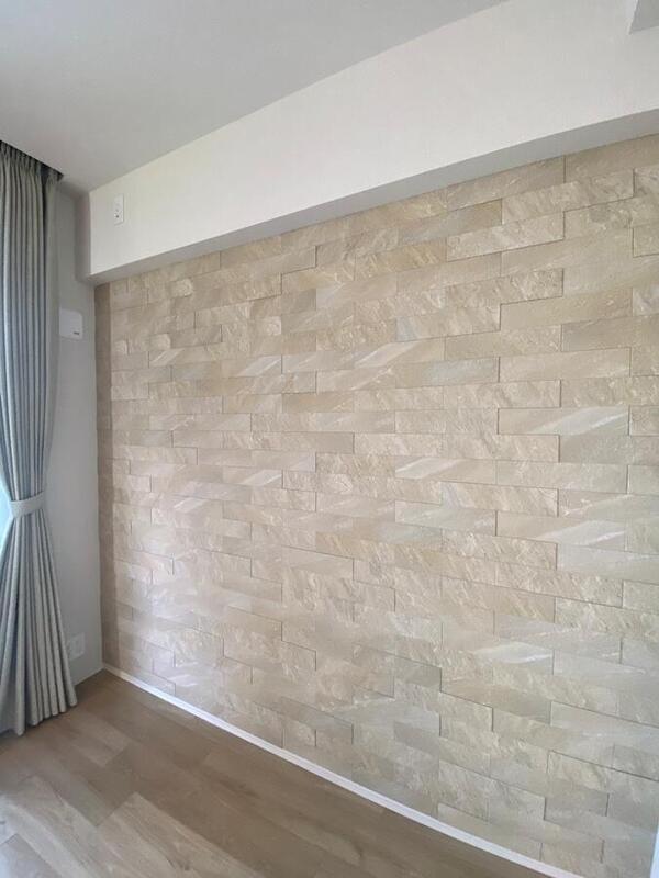 リビングにラフクォーツのベージュ